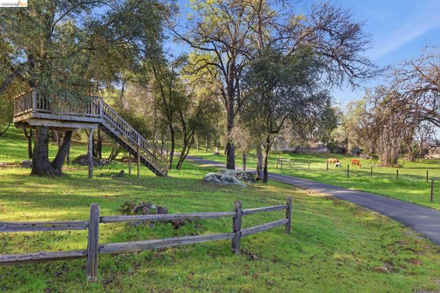 14580 Booker Rd., Sonora, CA 95370