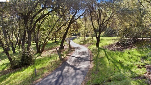 14580 Booker Rd., Sonora, CA 95370