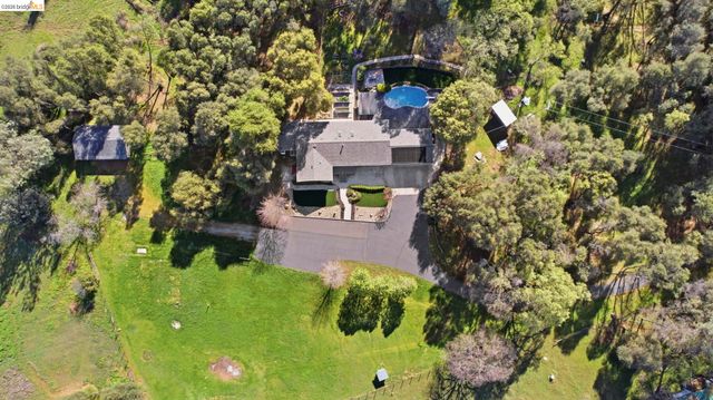 14580 Booker Rd., Sonora, CA 95370