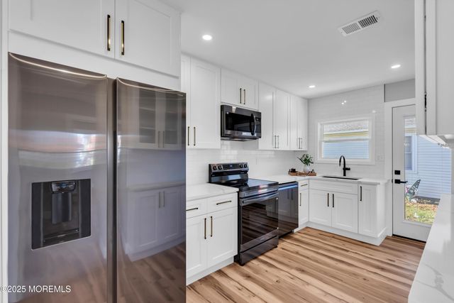 17 Palmetto Point Street, Toms River, NJ 08757