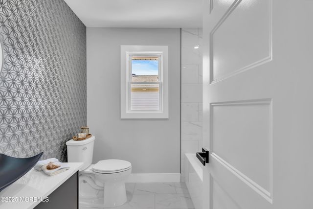 17 Palmetto Point Street, Toms River, NJ 08757