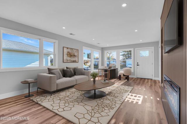 17 Palmetto Point Street, Toms River, NJ 08757