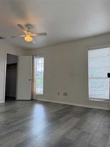 2626 Holly Hall Street 406, Houston, TX 77054
