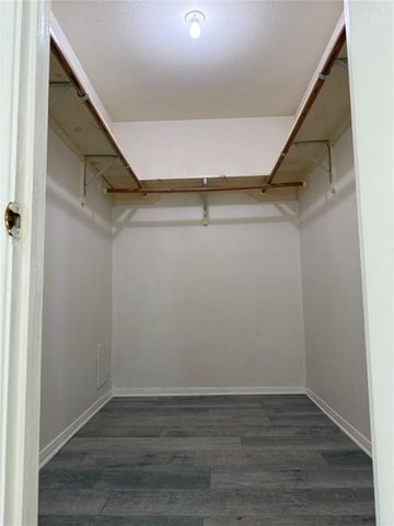 2626 Holly Hall Street 406, Houston, TX 77054