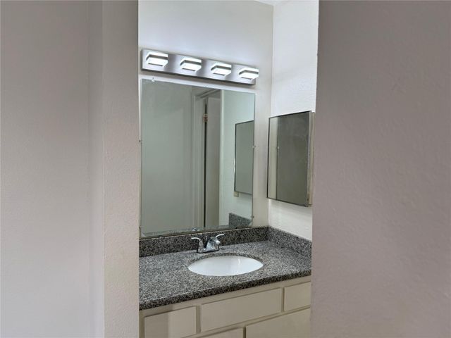 2626 Holly Hall Street 406, Houston, TX 77054