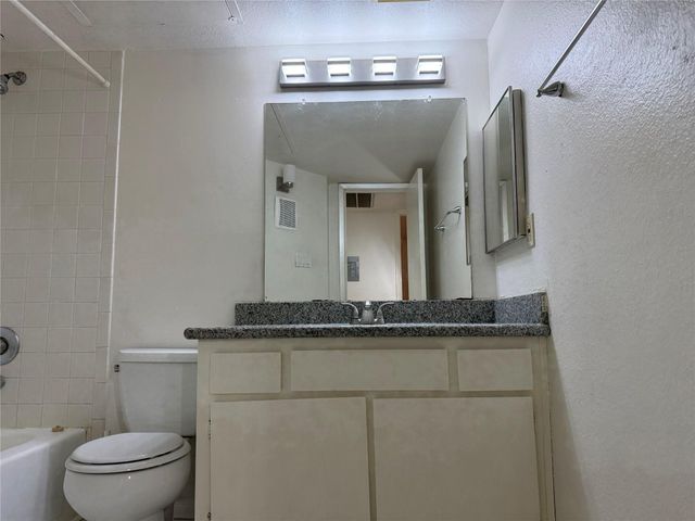 2626 Holly Hall Street 406, Houston, TX 77054