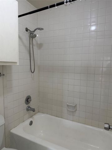 2626 Holly Hall Street 406, Houston, TX 77054