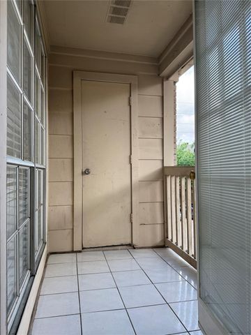 2626 Holly Hall Street 406, Houston, TX 77054