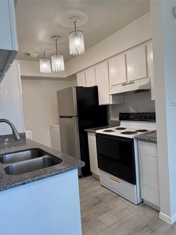 2626 Holly Hall Street 406, Houston, TX 77054