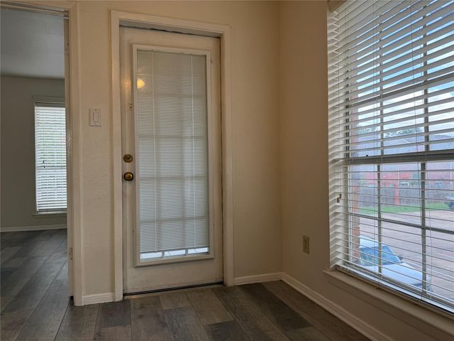 2626 Holly Hall Street 406, Houston, TX 77054