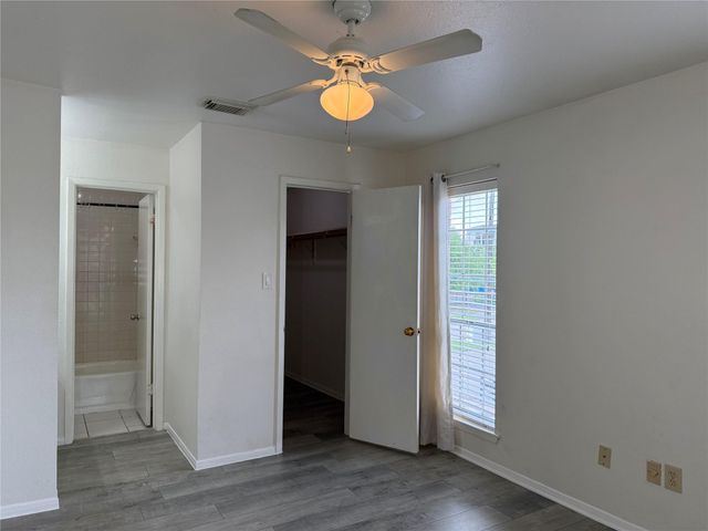 2626 Holly Hall Street 406, Houston, TX 77054