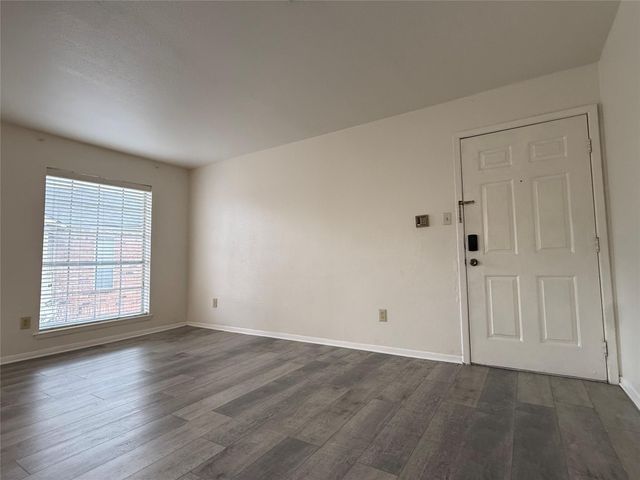 2626 Holly Hall Street 406, Houston, TX 77054