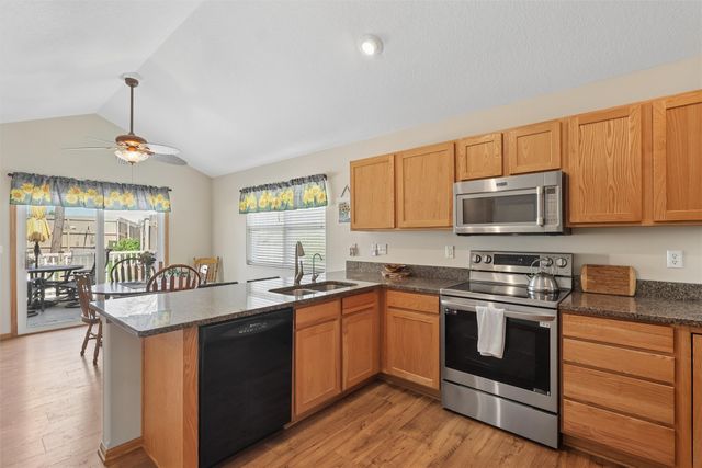 5117 NW 59th Avenue, Johnston, IA 50131