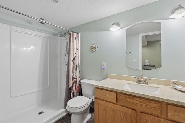 5117 NW 59th Avenue, Johnston, IA 50131