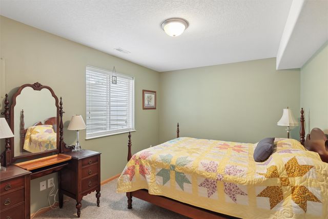 5117 NW 59th Avenue, Johnston, IA 50131