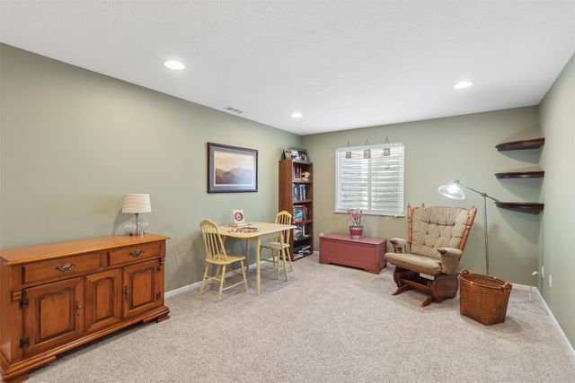 5117 NW 59th Avenue, Johnston, IA 50131