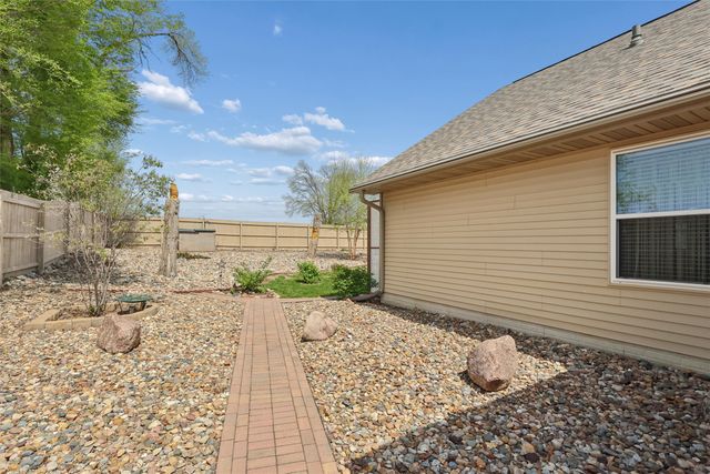 5117 NW 59th Avenue, Johnston, IA 50131