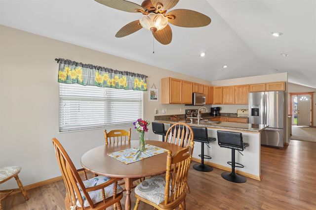 5117 NW 59th Avenue, Johnston, IA 50131