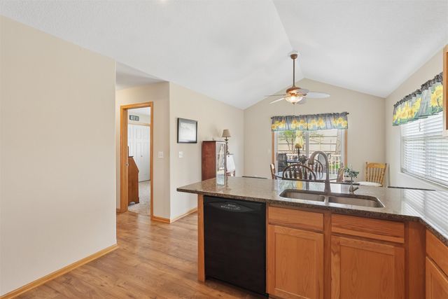 5117 NW 59th Avenue, Johnston, IA 50131