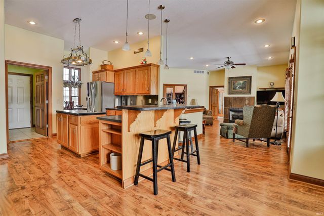 6279 E 450 N, Leesburg, IN 46538