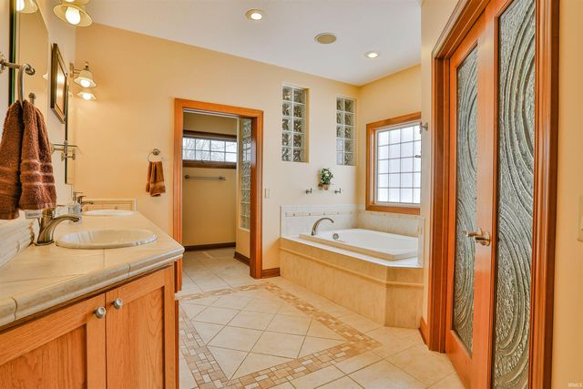 6279 E 450 N, Leesburg, IN 46538