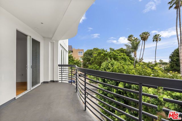 1283 Havenhurst Drive 306, West Hollywood, CA 90046