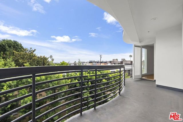 1283 Havenhurst Drive 306, West Hollywood, CA 90046