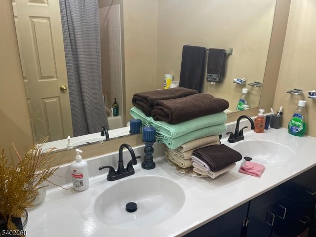 317 Steeplechase Ct, Deptford Twp., NJ 08096