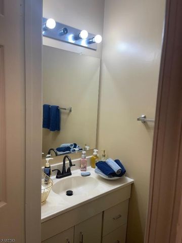 317 Steeplechase Ct, Deptford Twp., NJ 08096