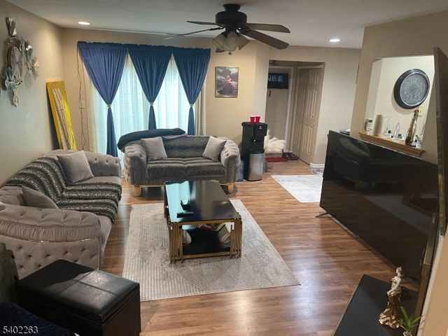 317 Steeplechase Ct, Deptford Twp., NJ 08096