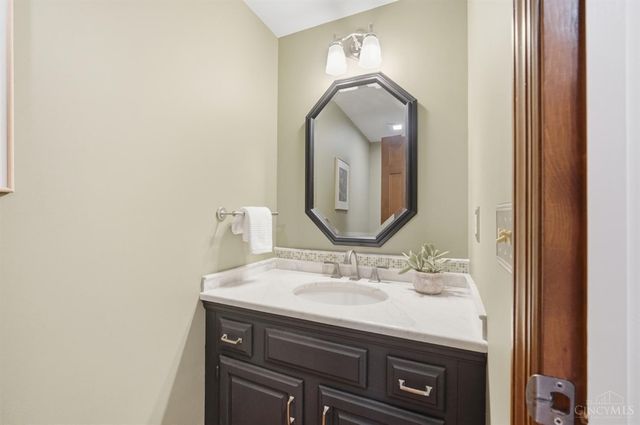 125 Pheasantlake Drive, Loveland, OH 45140