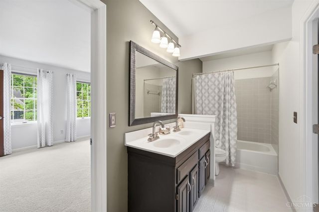 125 Pheasantlake Drive, Loveland, OH 45140