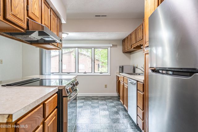 504 Fairway Court, Southern Pines, NC 28387