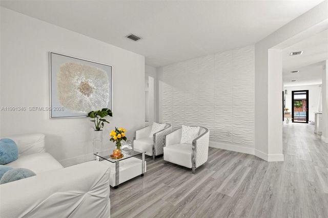 2642 SE 3rd St, Homestead, FL 33033