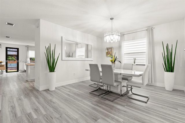 2642 SE 3rd St, Homestead, FL 33033