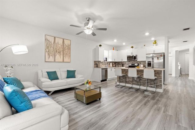 2642 SE 3rd St, Homestead, FL 33033