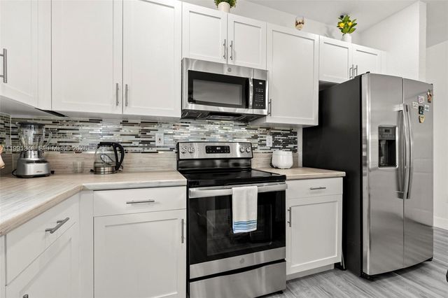 2642 SE 3rd St, Homestead, FL 33033