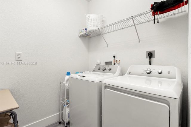 2642 SE 3rd St, Homestead, FL 33033