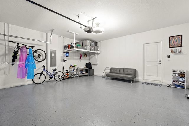 2642 SE 3rd St, Homestead, FL 33033