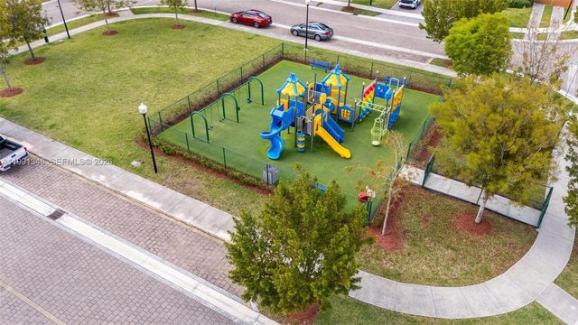 2642 SE 3rd St, Homestead, FL 33033