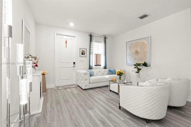 2642 SE 3rd St, Homestead, FL 33033