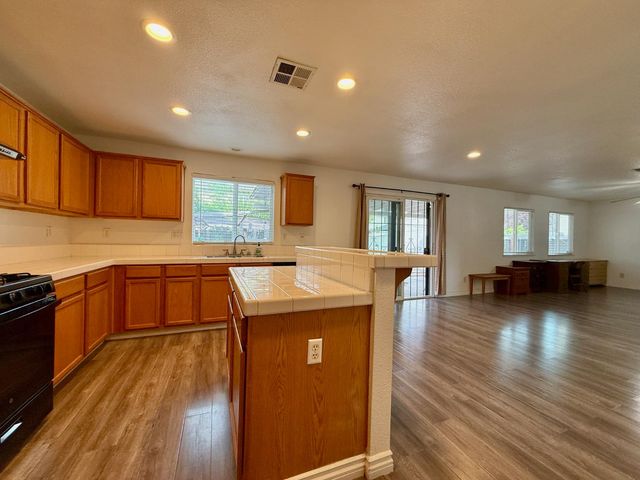 5837 Jeremy Way, Stockton, CA 95212