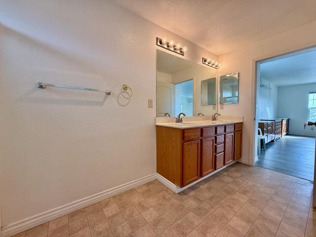 5837 Jeremy Way, Stockton, CA 95212