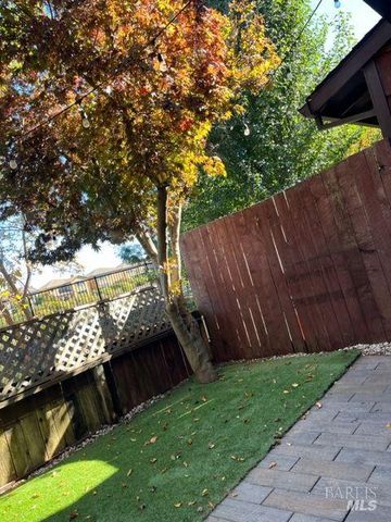 1493 Parkway Dr, Rohnert Park, CA 94928