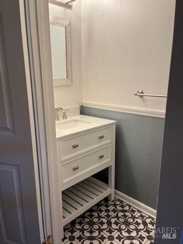 1493 Parkway Dr, Rohnert Park, CA 94928