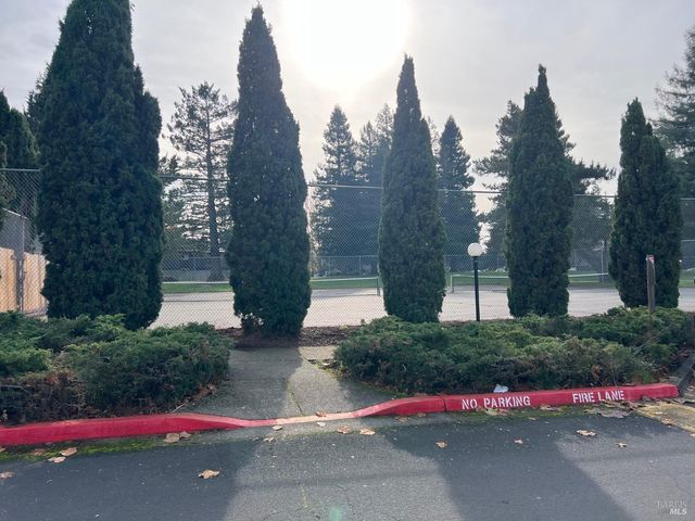 1493 Parkway Dr, Rohnert Park, CA 94928