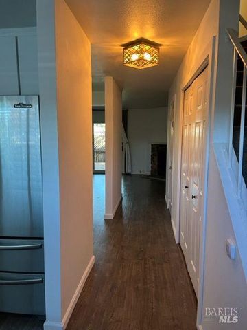 1493 Parkway Dr, Rohnert Park, CA 94928