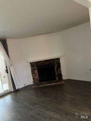 1493 Parkway Dr, Rohnert Park, CA 94928