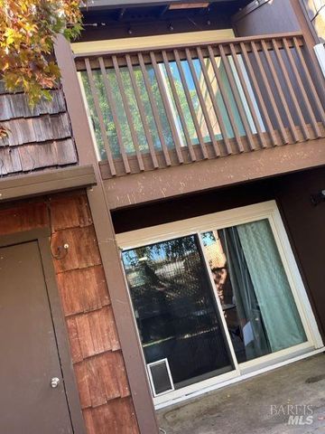 1493 Parkway Dr, Rohnert Park, CA 94928