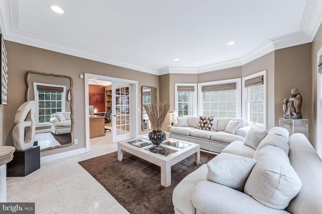 9327 SPRINKLEWOOD LN, Potomac, MD 20854